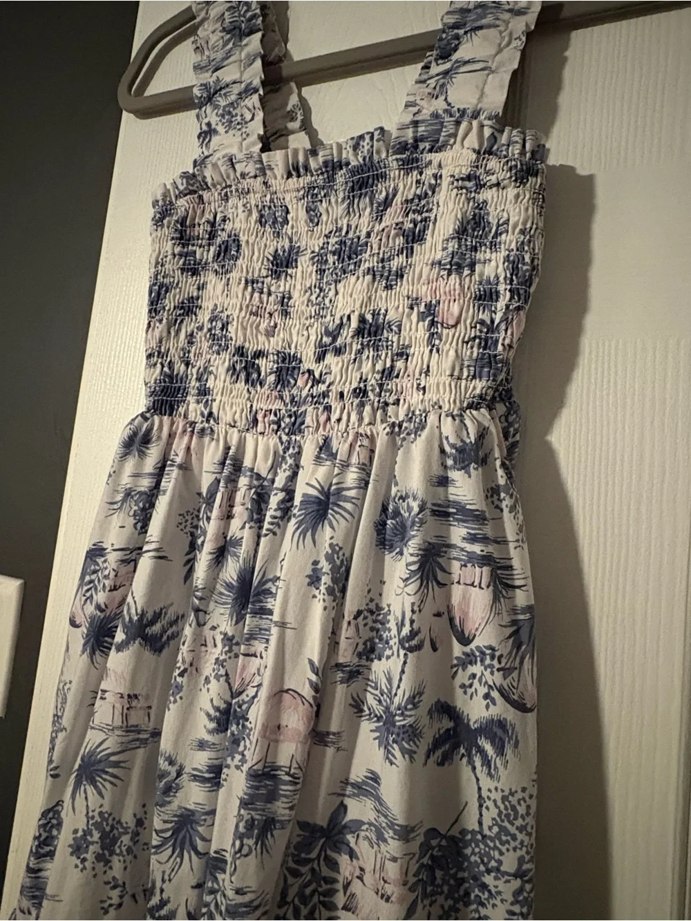 Like new Abercrombie & Fitch smocked bodice easy maxi dress